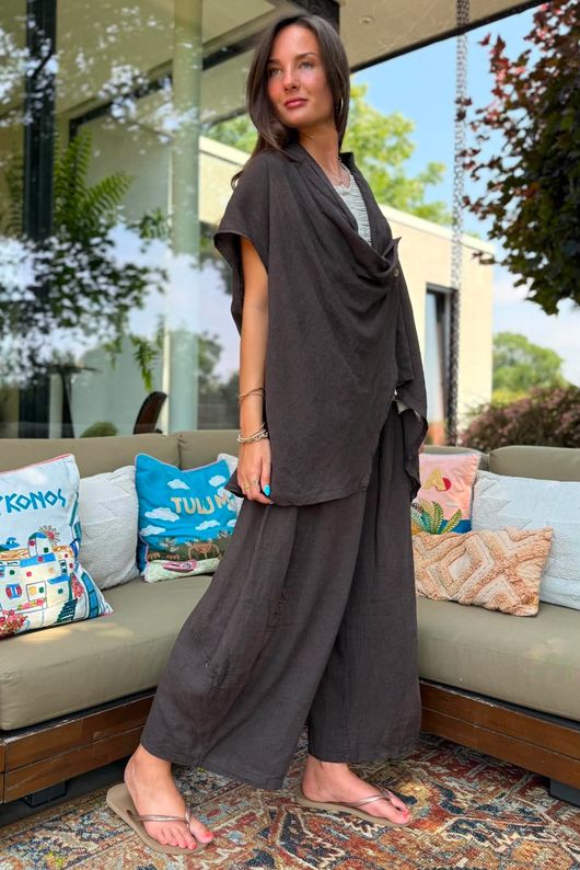 Sandbar Linen Blend Drape Front Cap Sleeve Gilet Chocolate